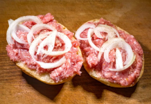 MettBrötchen.png