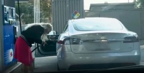 0_Hapless-driver-tries-to-fill-up-Tesla-with-petrol-1526549092.jpg